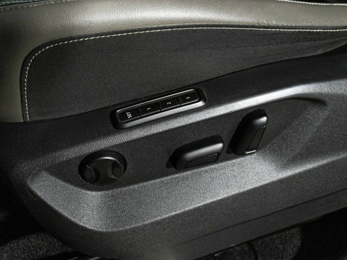 Купить Volkswagen Teramont с пробегом. Фото: #11