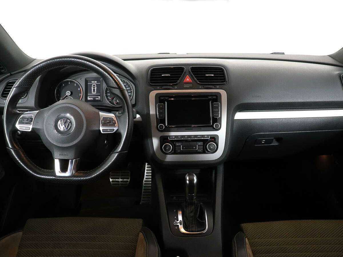 Купить Volkswagen Scirocco с пробегом. Фото: #11