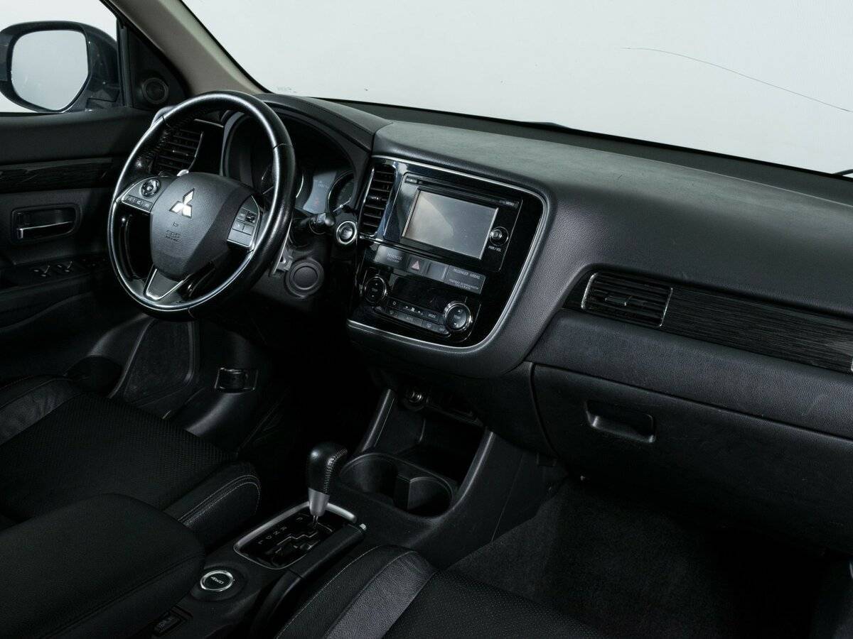 Купить Mitsubishi Outlander с пробегом. Фото: #9