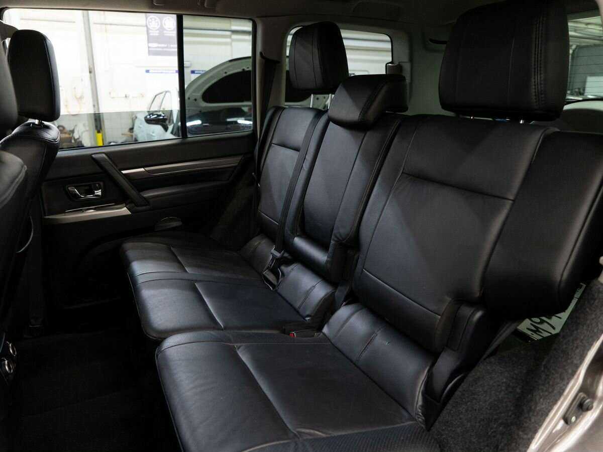 Купить Mitsubishi Pajero с пробегом. Фото: #6