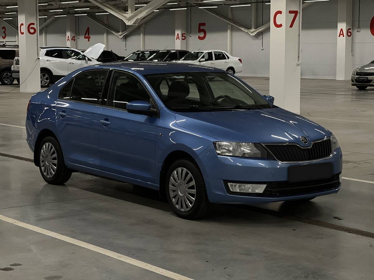 Купить Skoda Rapid с пробегом. Фото: #2