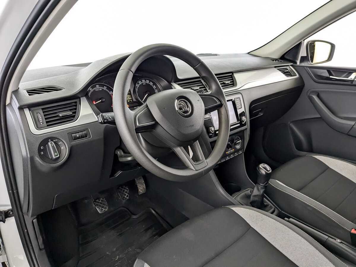 Купить Skoda Rapid с пробегом. Фото: #13