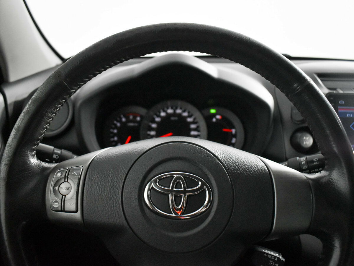 Купить Toyota RAV4 с пробегом. Фото: #16