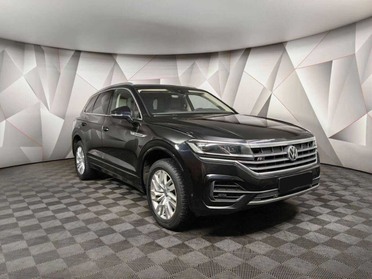 Купить Volkswagen Touareg с пробегом. Фото: #2