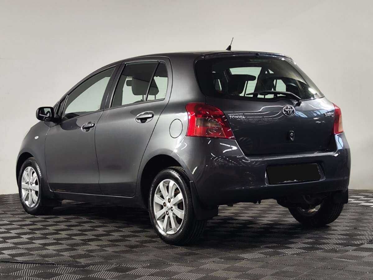 Купить Toyota Yaris с пробегом. Фото: #3