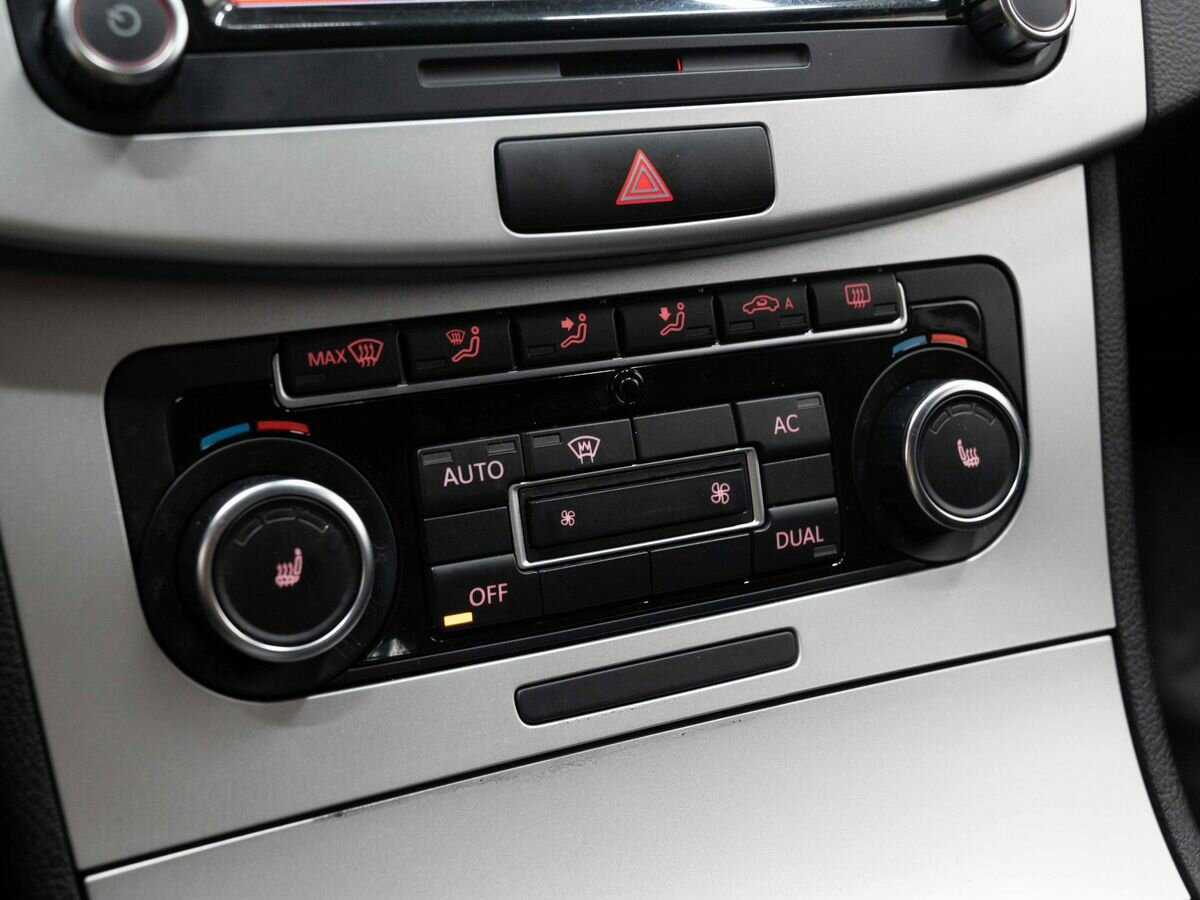 Купить Volkswagen Passat с пробегом. Фото: #22