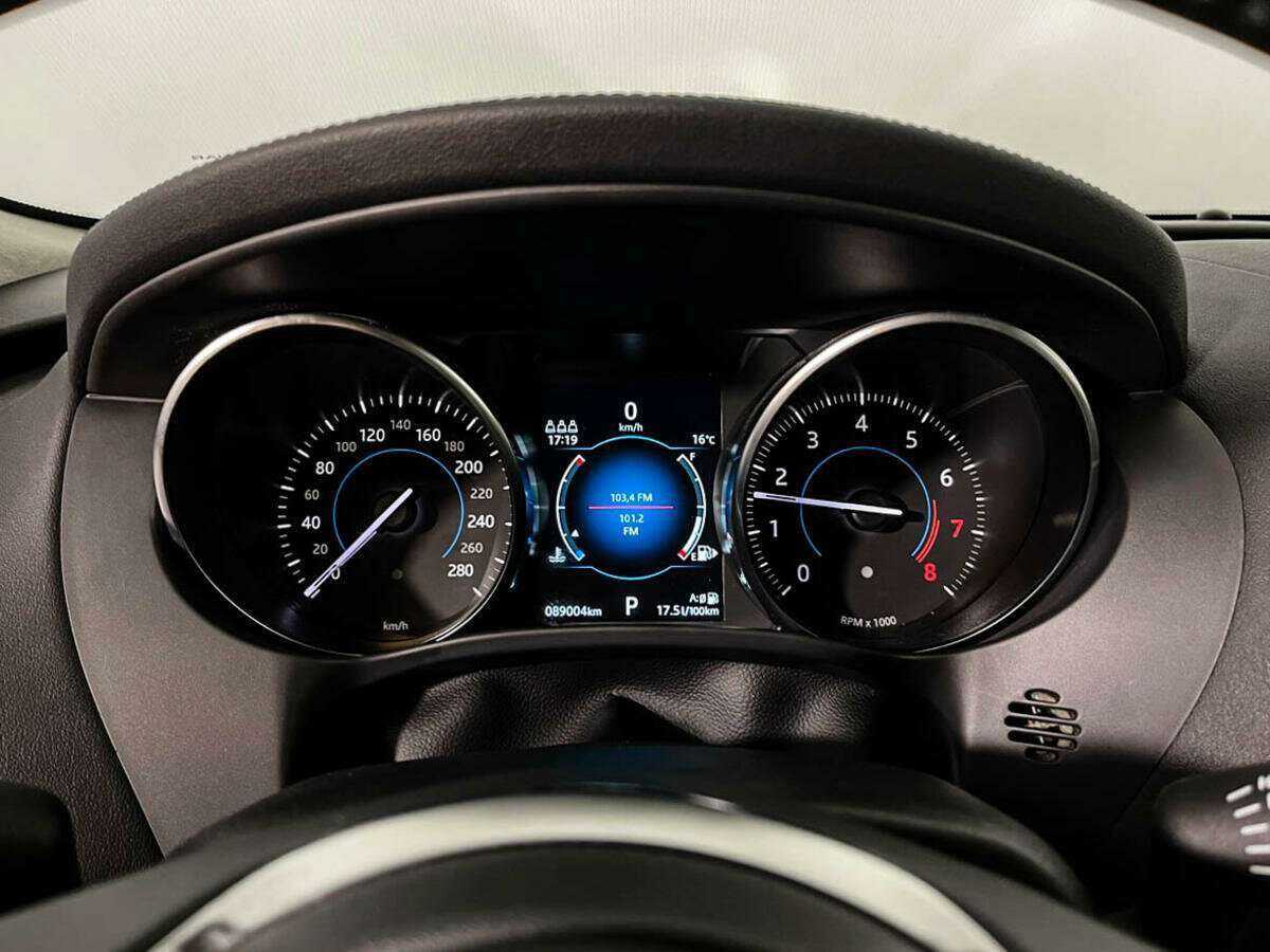 Купить Jaguar F-Pace с пробегом. Фото: #7