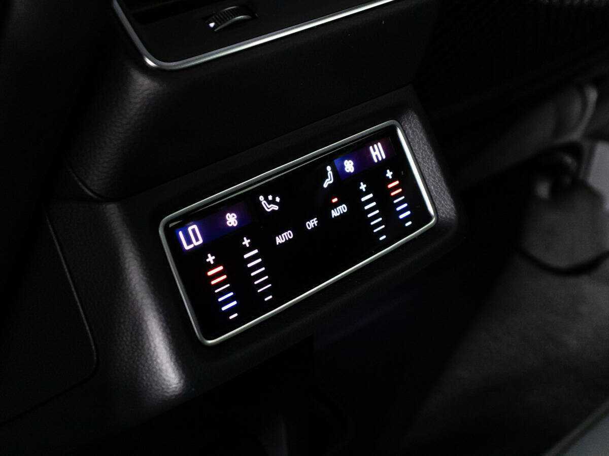 Купить Audi e-tron с пробегом. Фото: #16