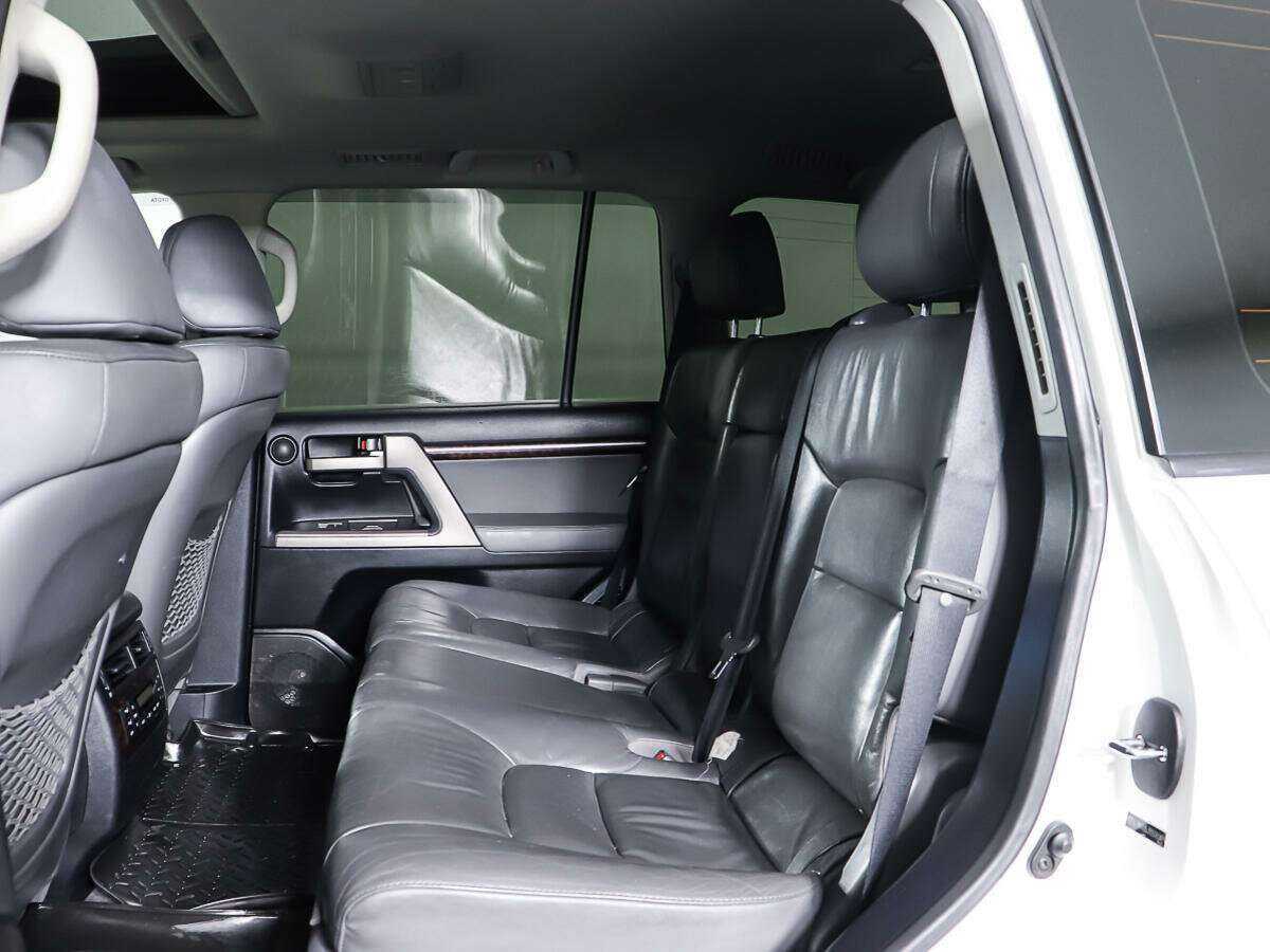 Купить Toyota Land Cruiser с пробегом. Фото: #9