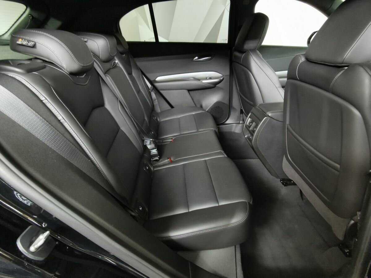 Купить Cadillac XT4 с пробегом. Фото: #11