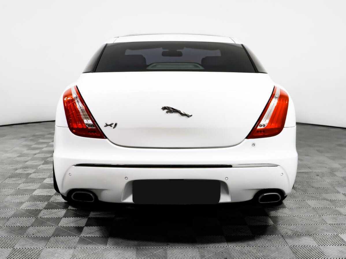 Купить Jaguar XJ с пробегом. Фото: #4
