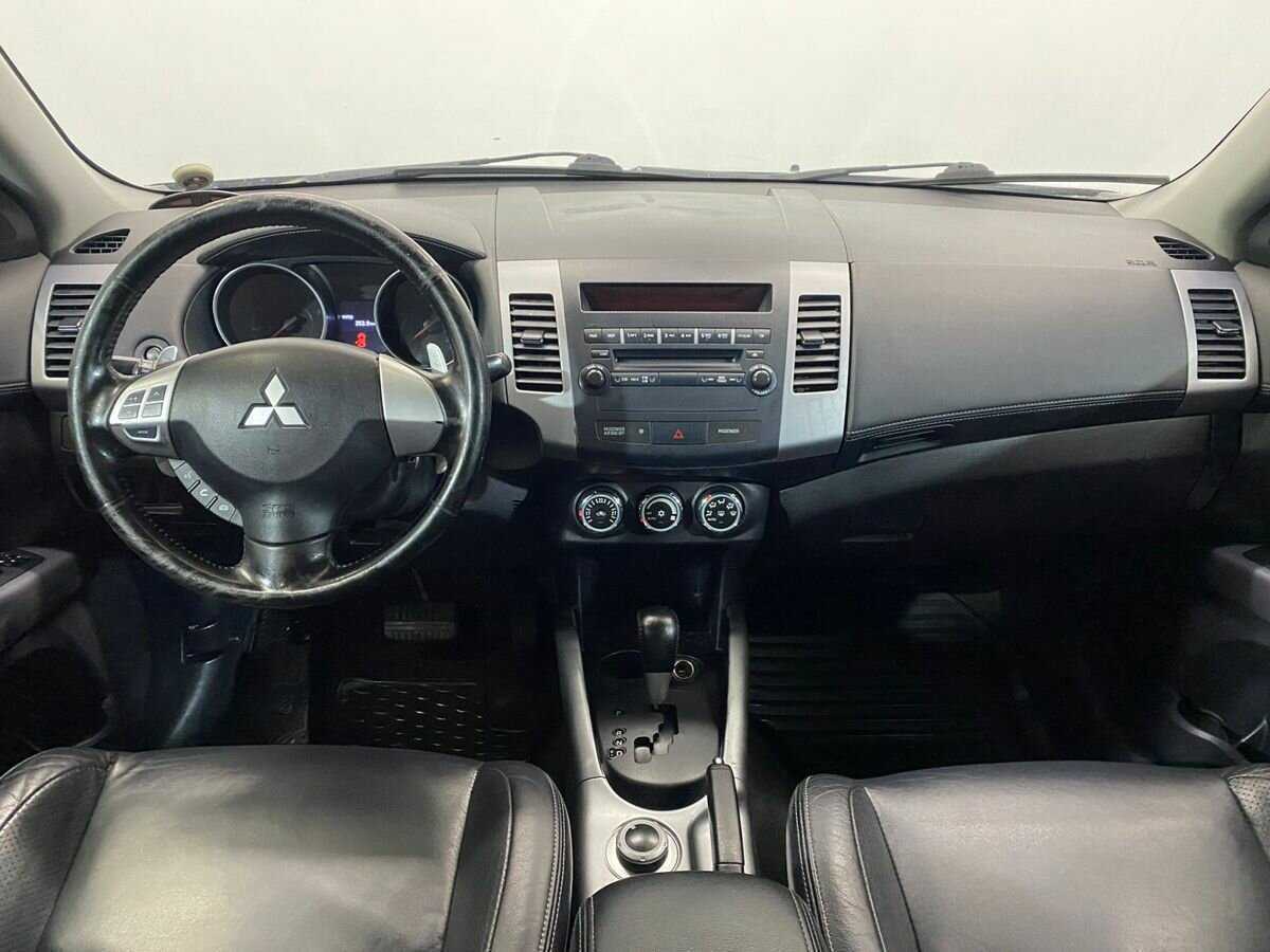 Купить Mitsubishi Outlander с пробегом. Фото: #8