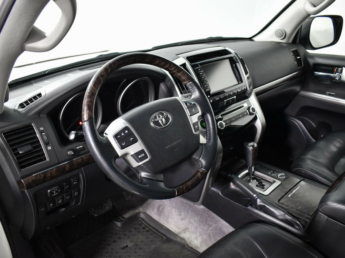 Купить Toyota Land Cruiser с пробегом. Фото: #6