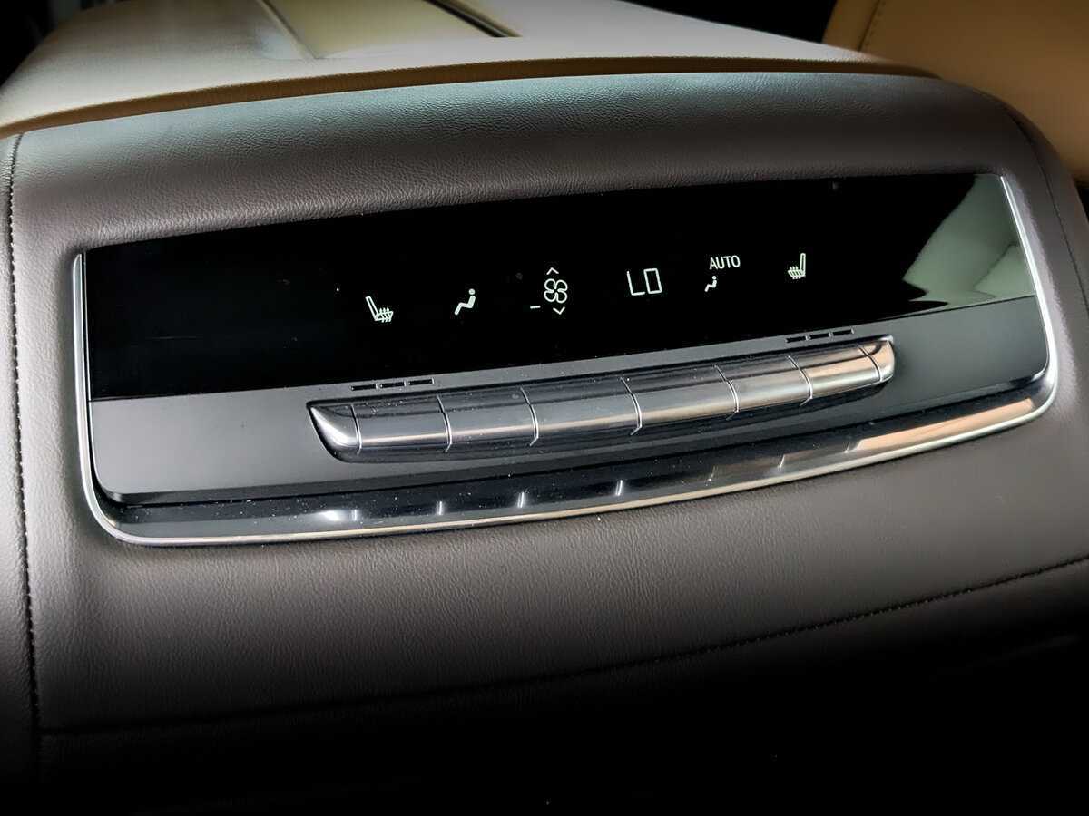 Купить Cadillac Escalade с пробегом. Фото: #27