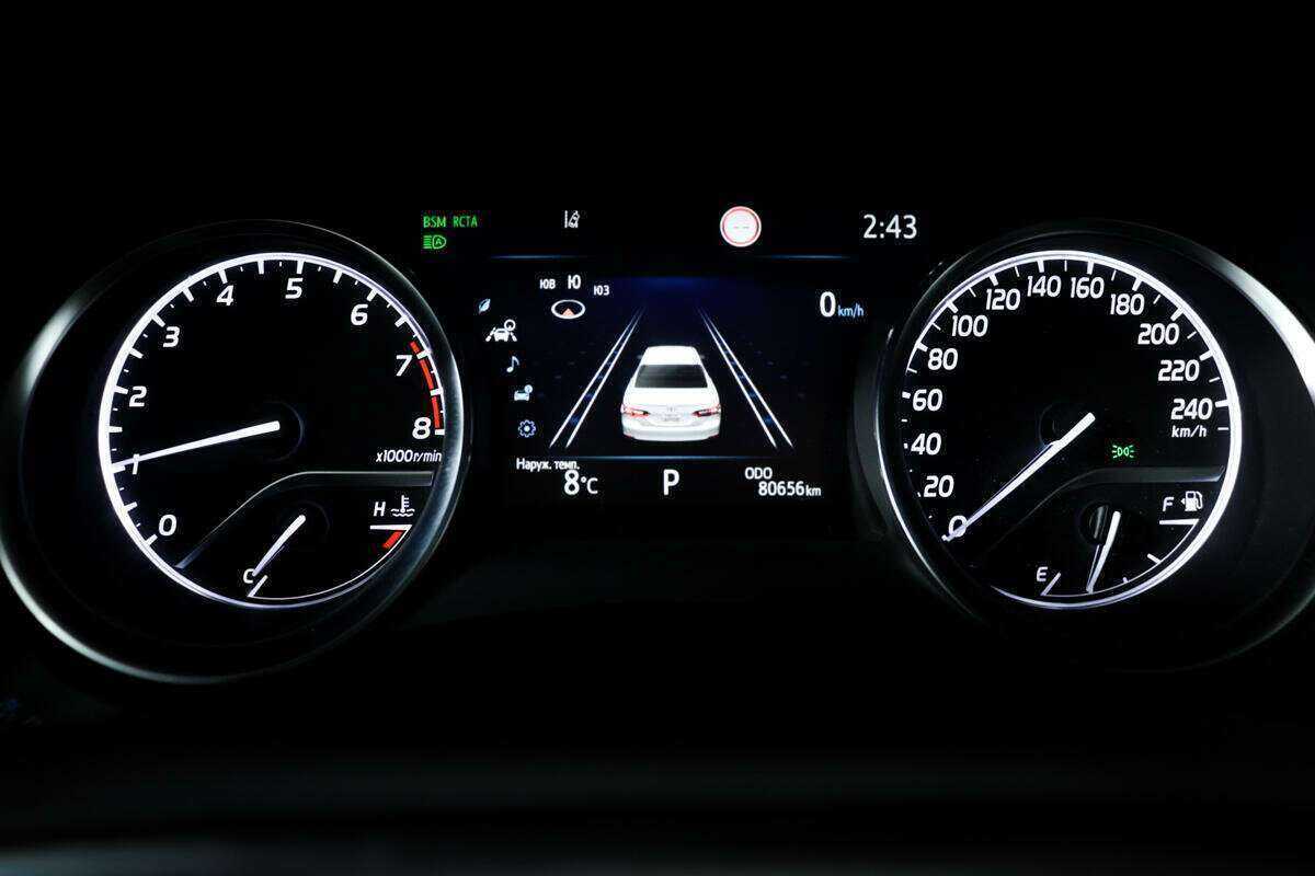 Купить Toyota Camry с пробегом. Фото: #9