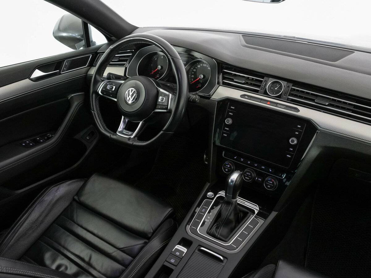 Купить Volkswagen Passat с пробегом. Фото: #8