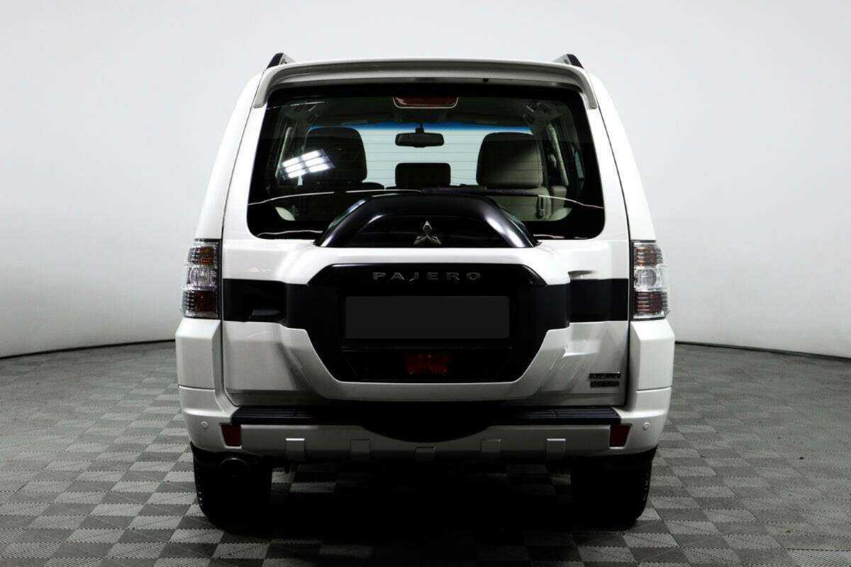 Купить Mitsubishi Pajero с пробегом. Фото: #5