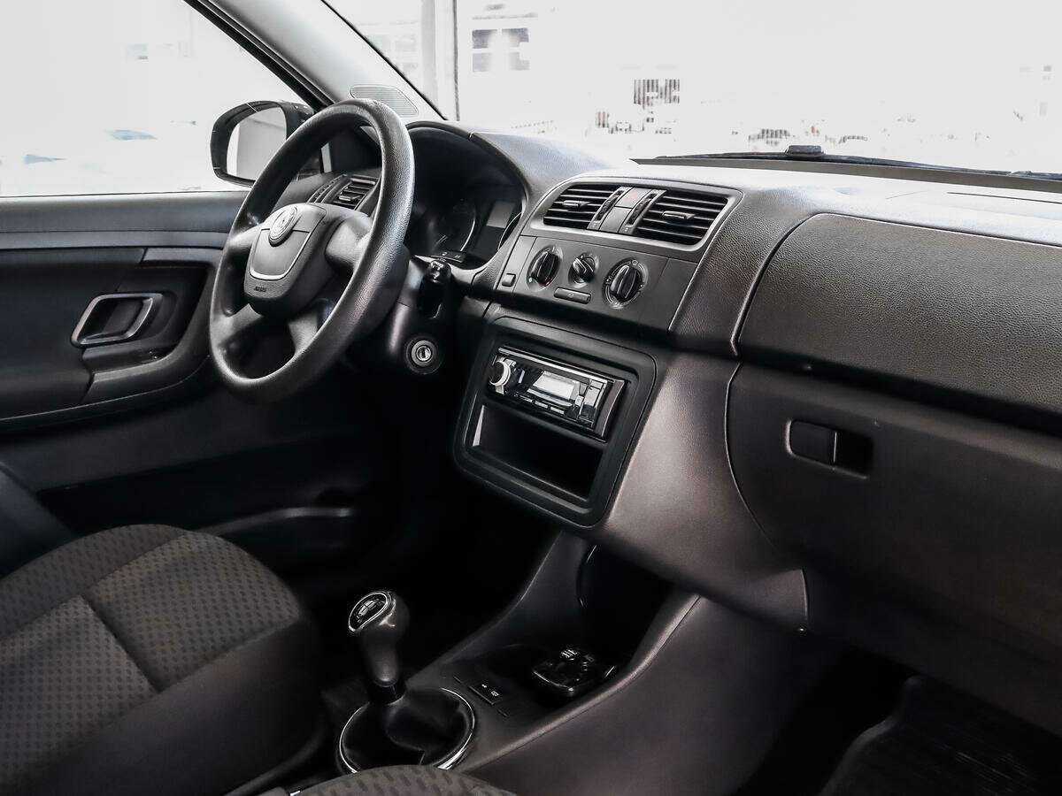 Купить Skoda Fabia с пробегом. Фото: #9