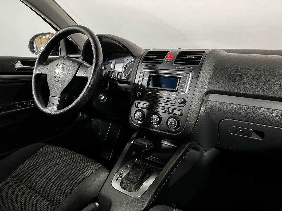Купить Volkswagen Jetta с пробегом. Фото: #6