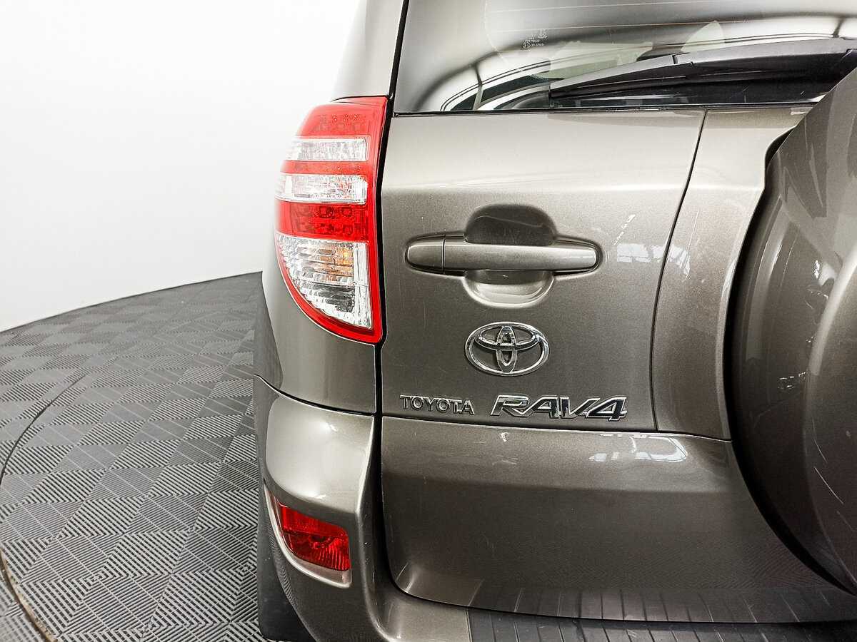 Купить Toyota RAV4 с пробегом. Фото: #6