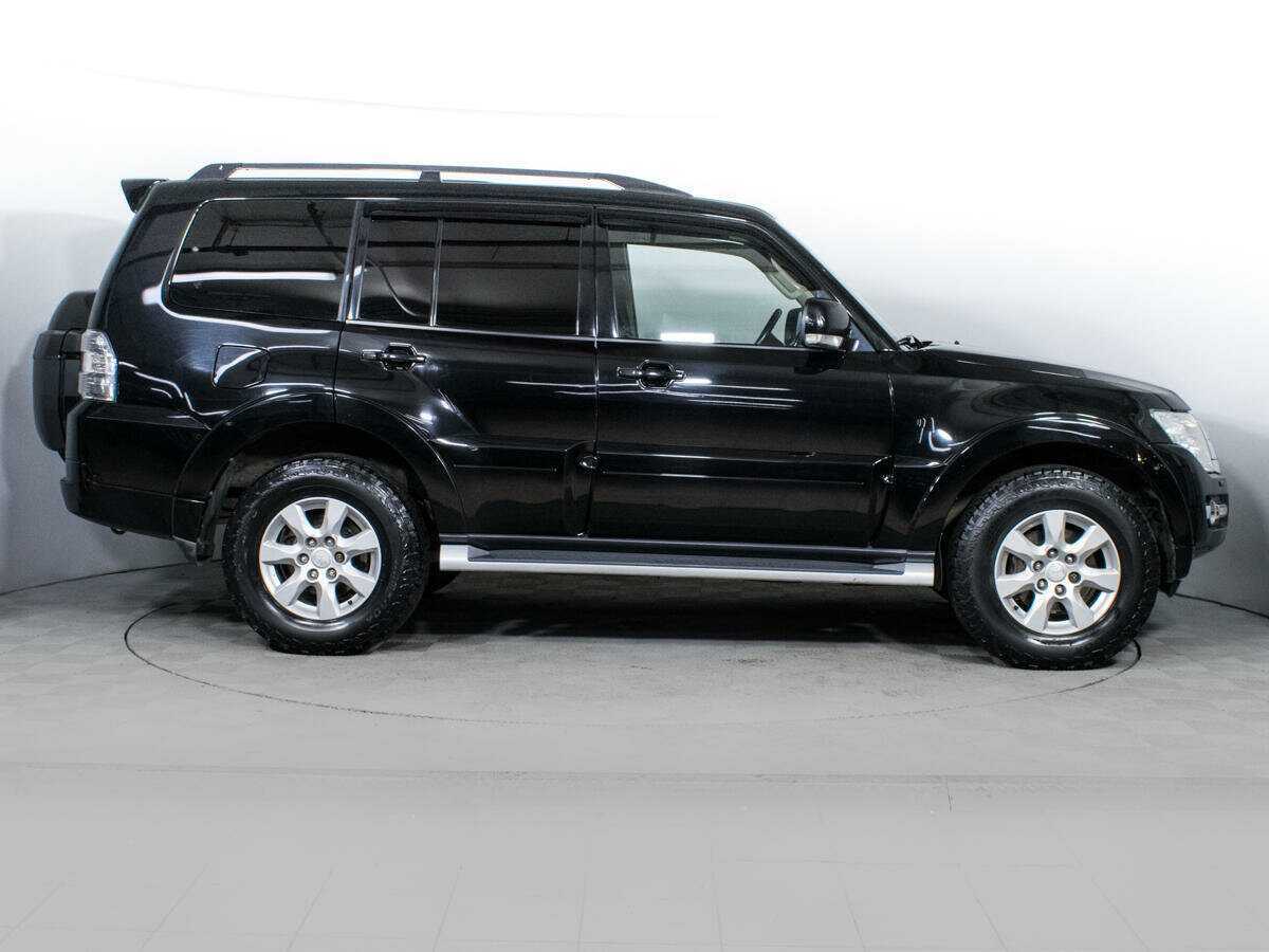 Купить Mitsubishi Pajero с пробегом. Фото: #3