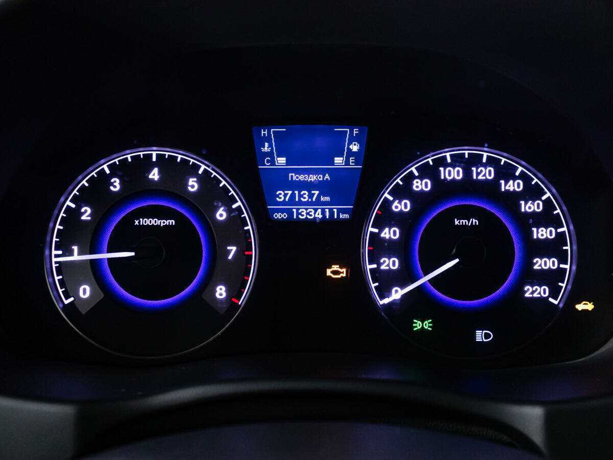 Купить Hyundai Solaris с пробегом. Фото: #10
