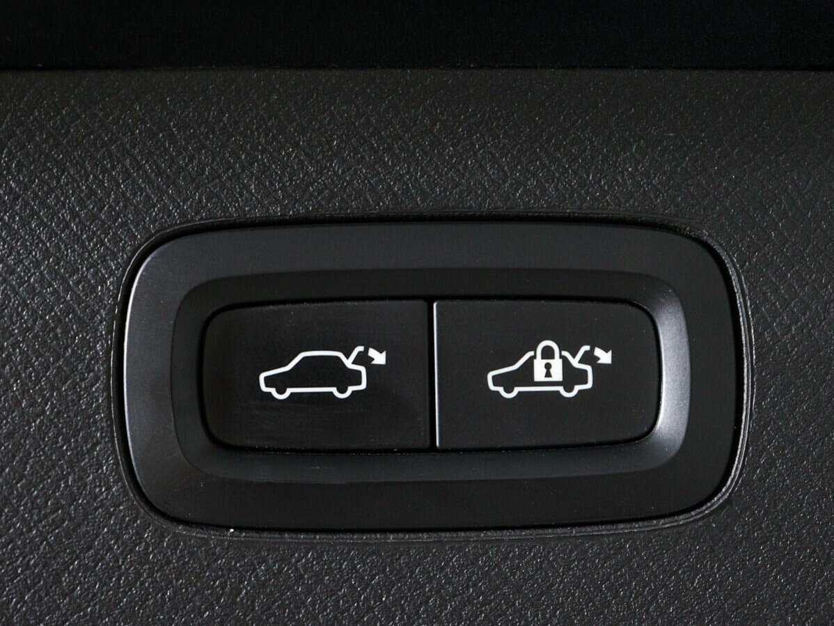 Купить Volvo XC90 с пробегом. Фото: #15