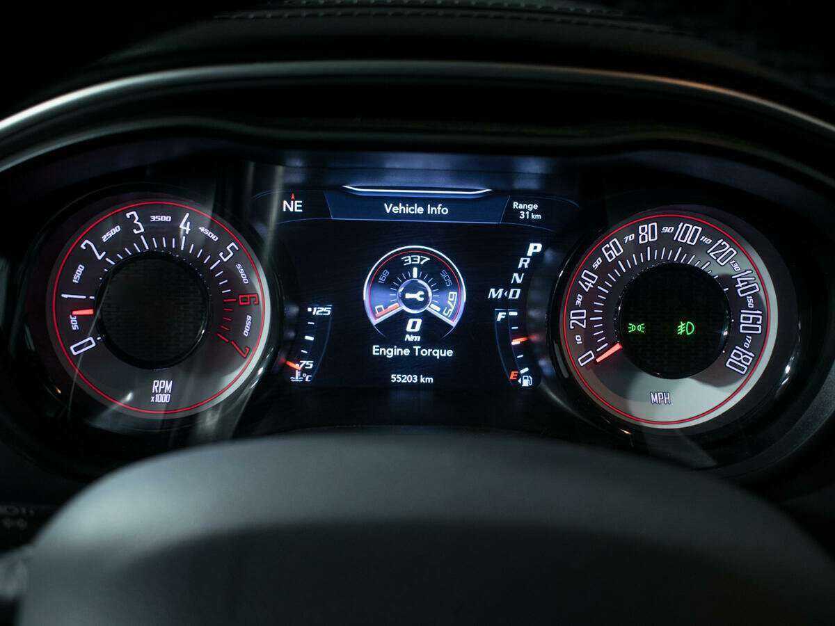 Купить Dodge Challenger с пробегом. Фото: #10