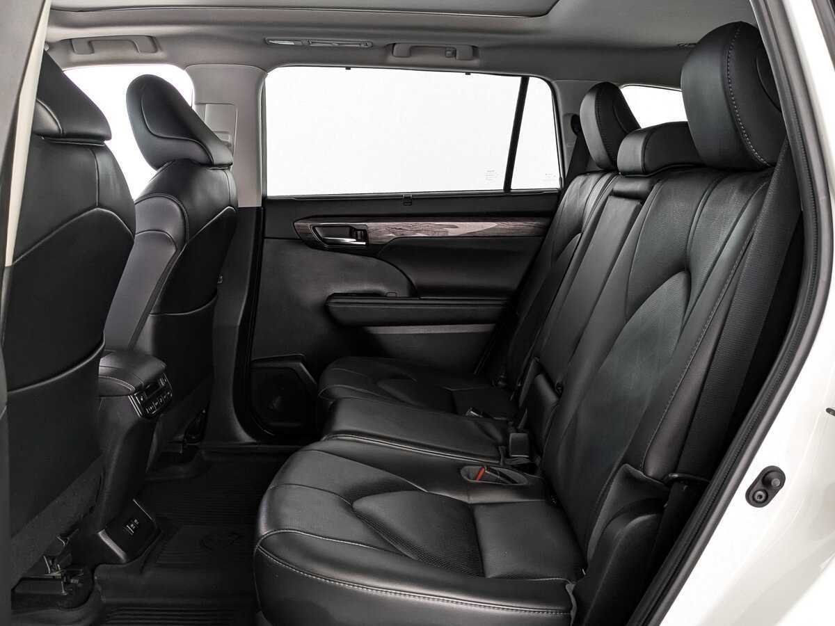 Купить Toyota Highlander с пробегом. Фото: #17