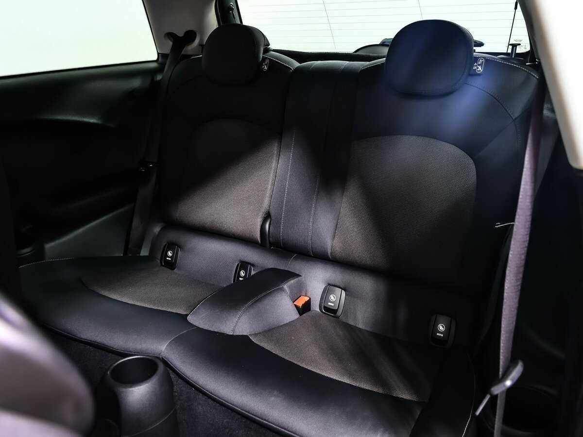 Купить Mini Hatch с пробегом. Фото: #12