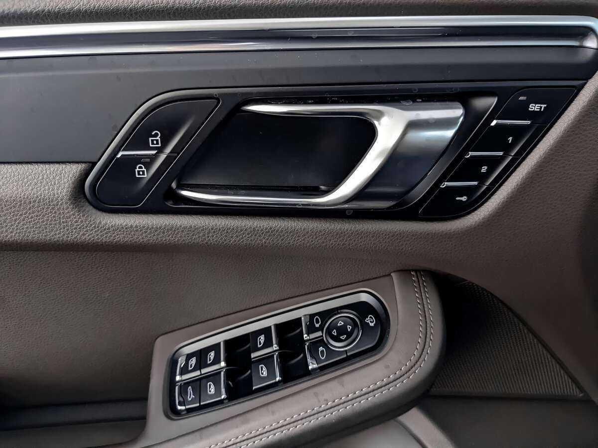 Купить Porsche Macan с пробегом. Фото: #24