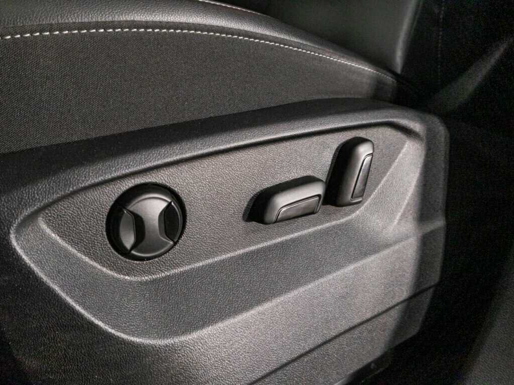 Купить Volkswagen Teramont с пробегом. Фото: #19