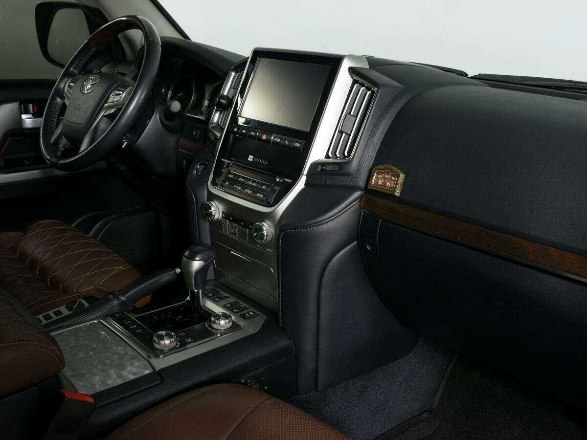 Купить Toyota Land Cruiser с пробегом. Фото: #9