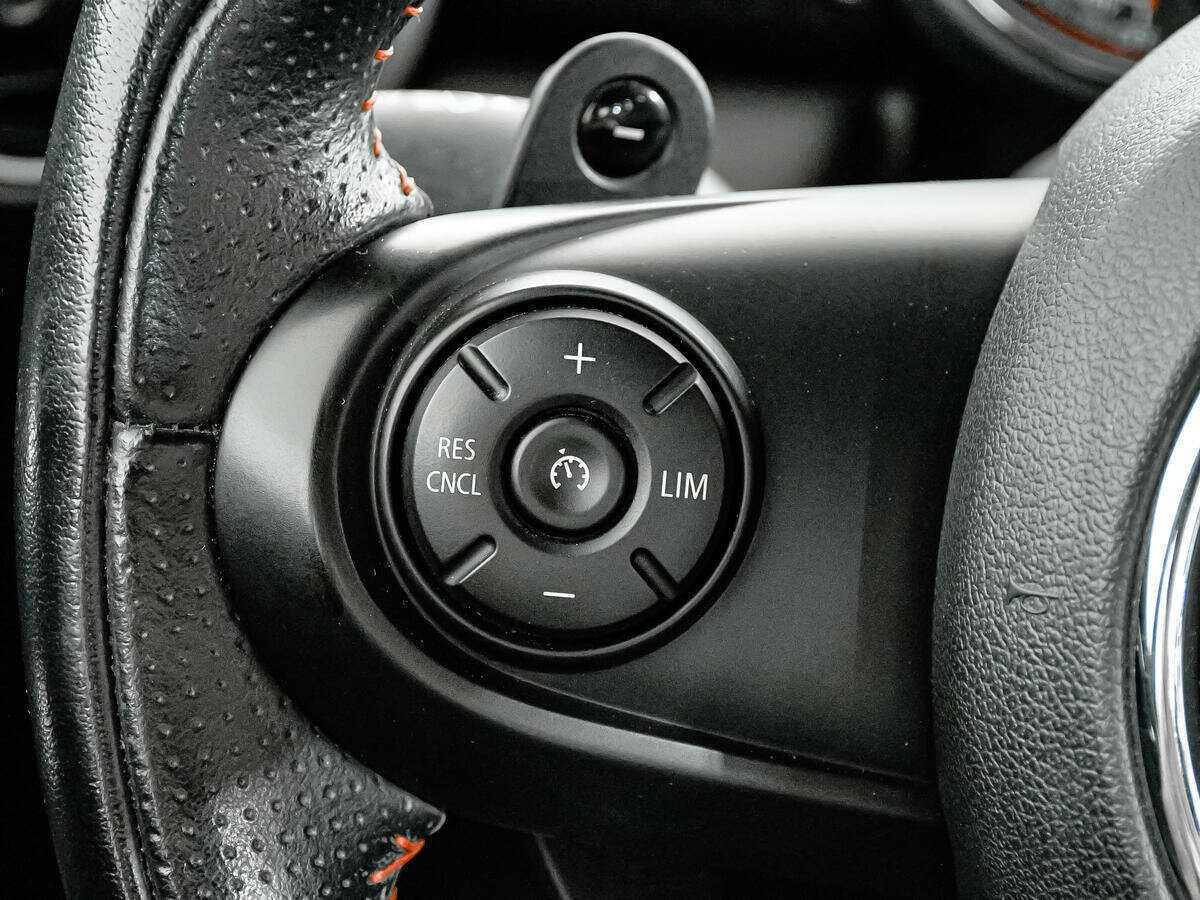 Купить Mini Hatch с пробегом. Фото: #14