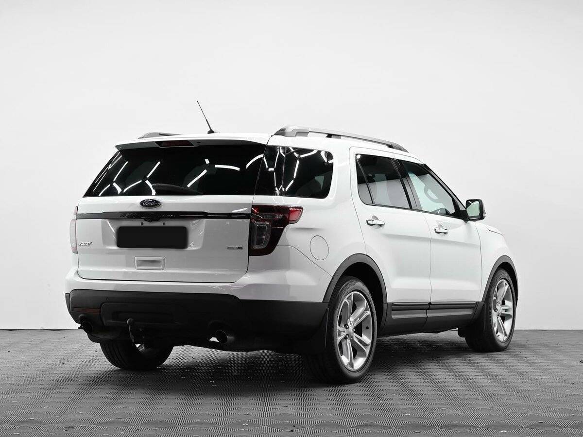 Купить Ford Explorer с пробегом. Фото: #3