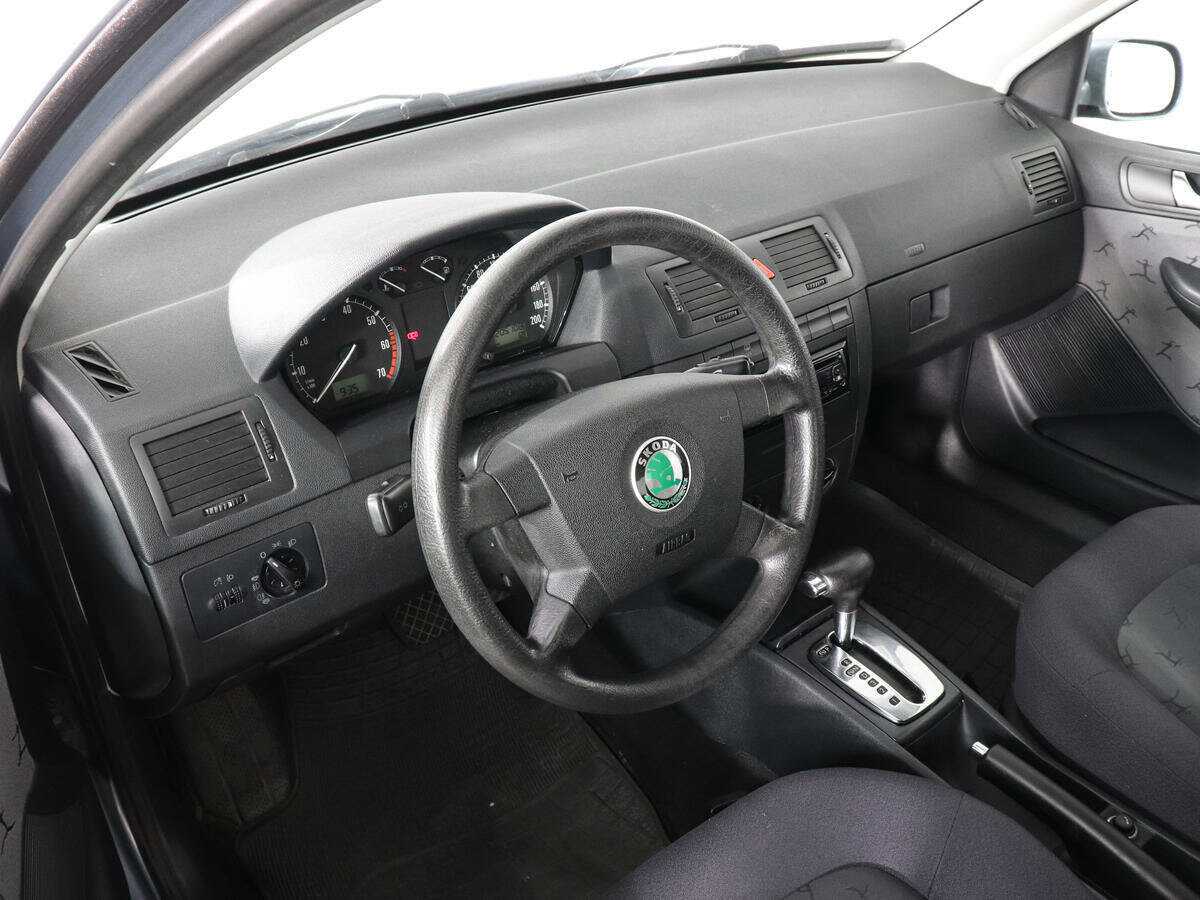 Купить Skoda Fabia с пробегом. Фото: #4