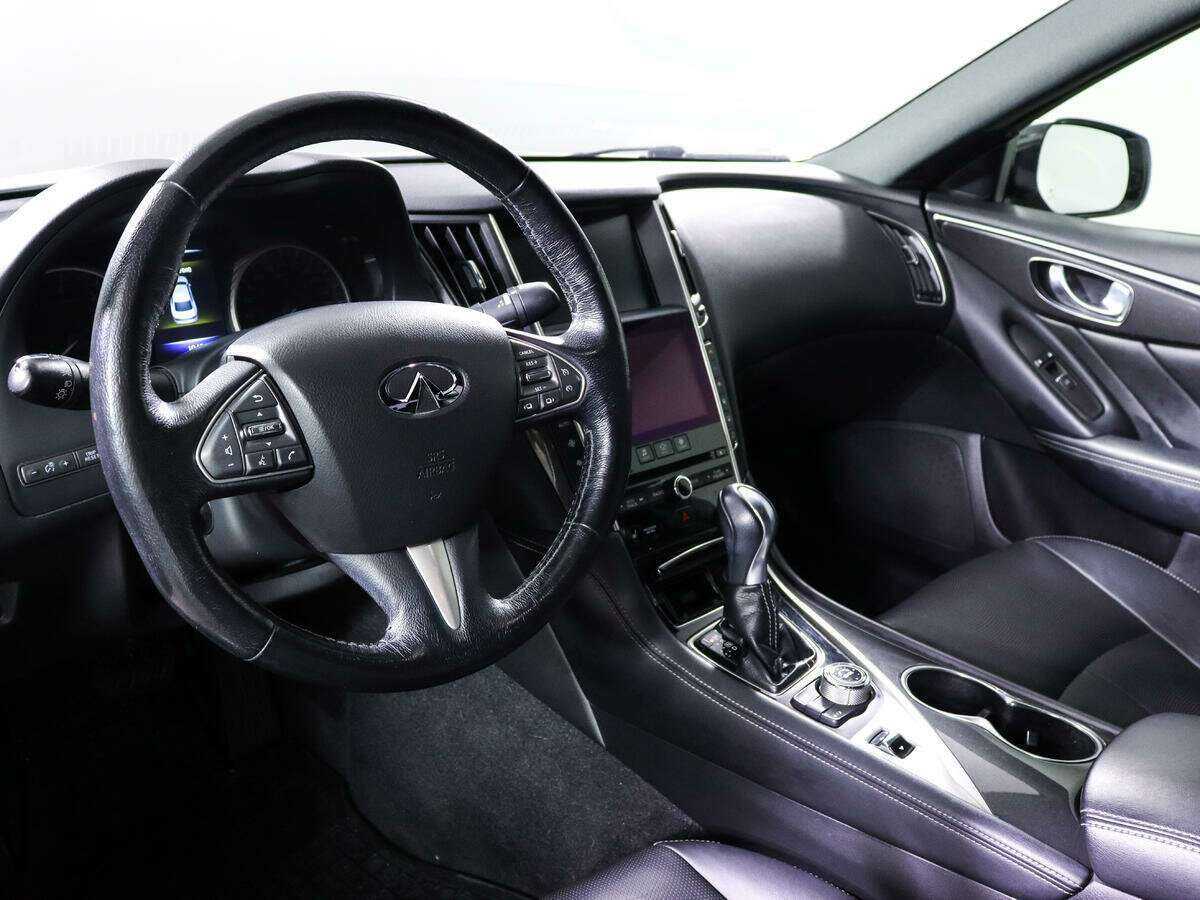 Купить Infiniti Q50 с пробегом. Фото: #10
