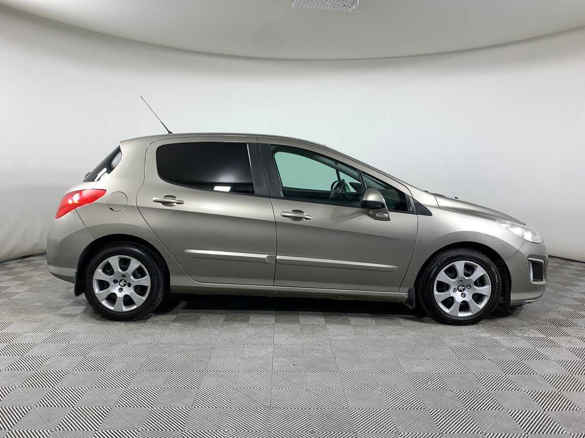 Купить Peugeot 308 с пробегом. Фото: #3
