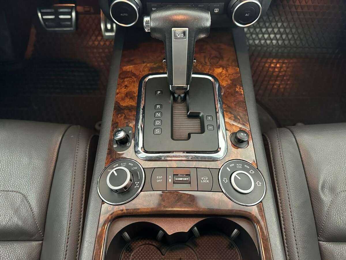 Купить Volkswagen Touareg с пробегом. Фото: #10