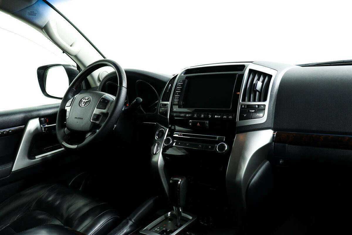 Купить Toyota Land Cruiser с пробегом. Фото: #8