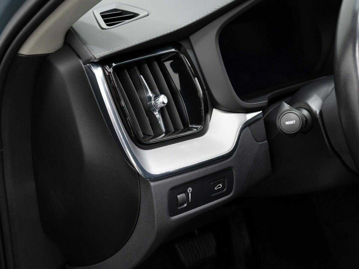 Купить Volvo XC60 с пробегом. Фото: #24