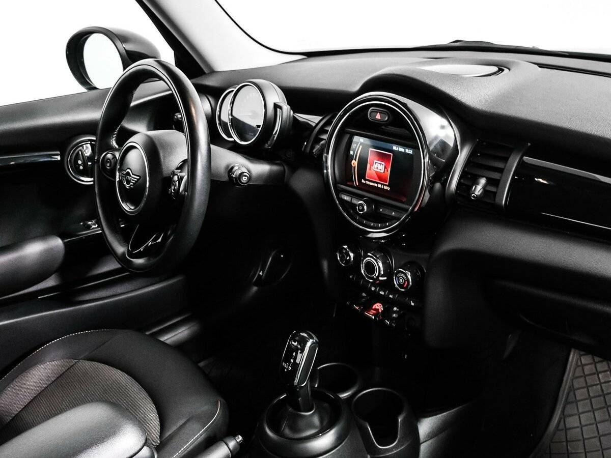 Купить Mini Hatch с пробегом. Фото: #8