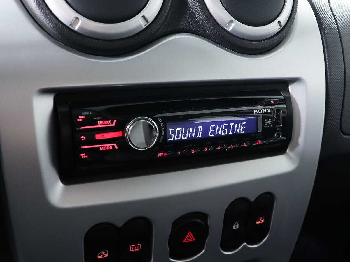 Купить Renault Sandero с пробегом. Фото: #17