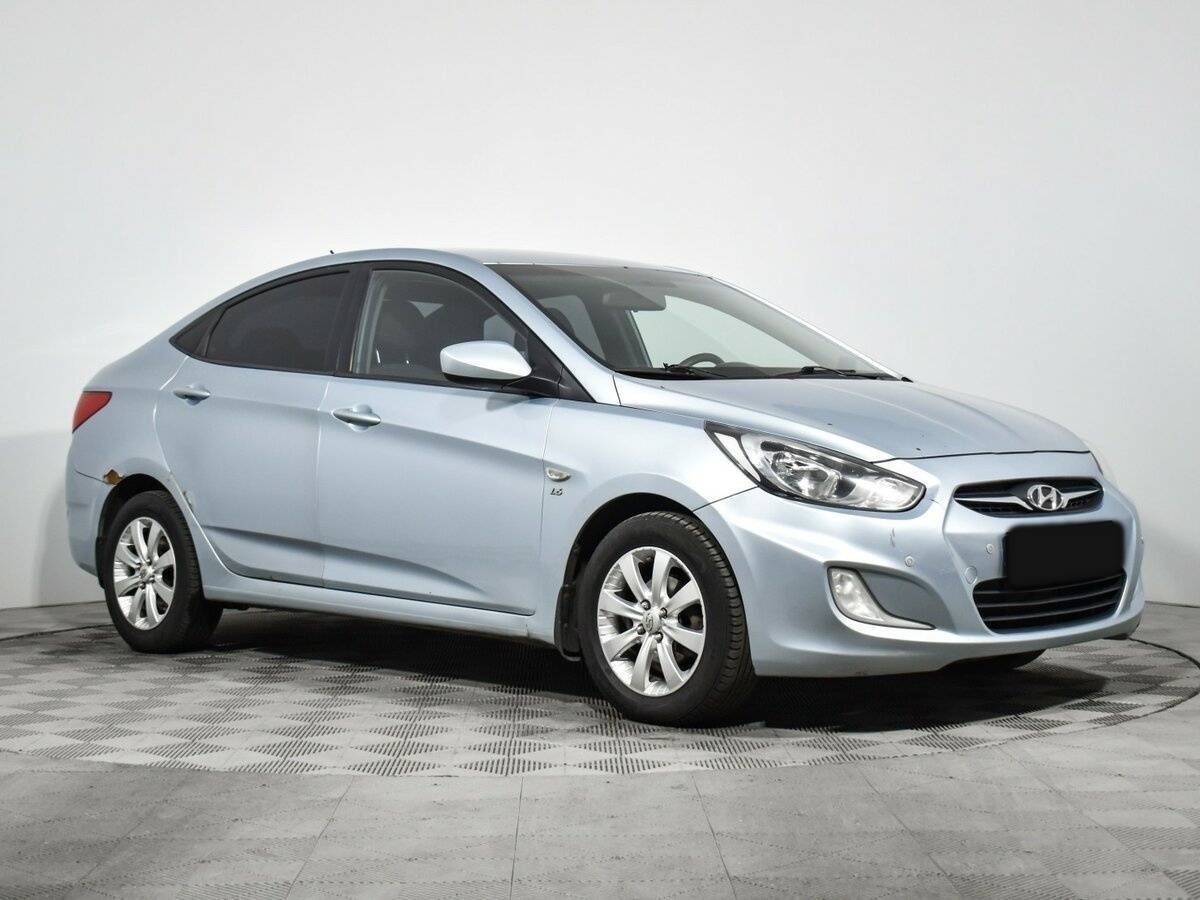 Купить Hyundai Solaris с пробегом. Фото: #2