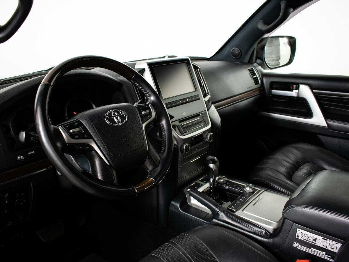 Купить Toyota Land Cruiser с пробегом. Фото: #10