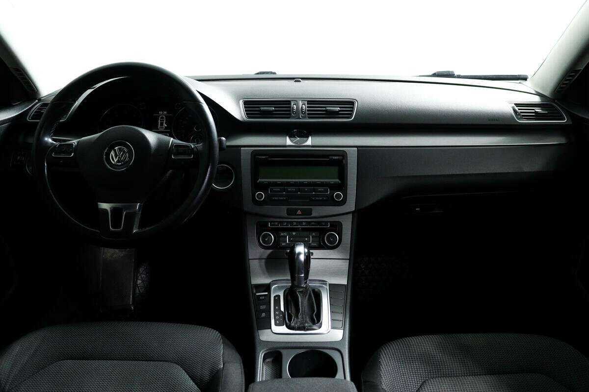 Купить Volkswagen Passat с пробегом. Фото: #10