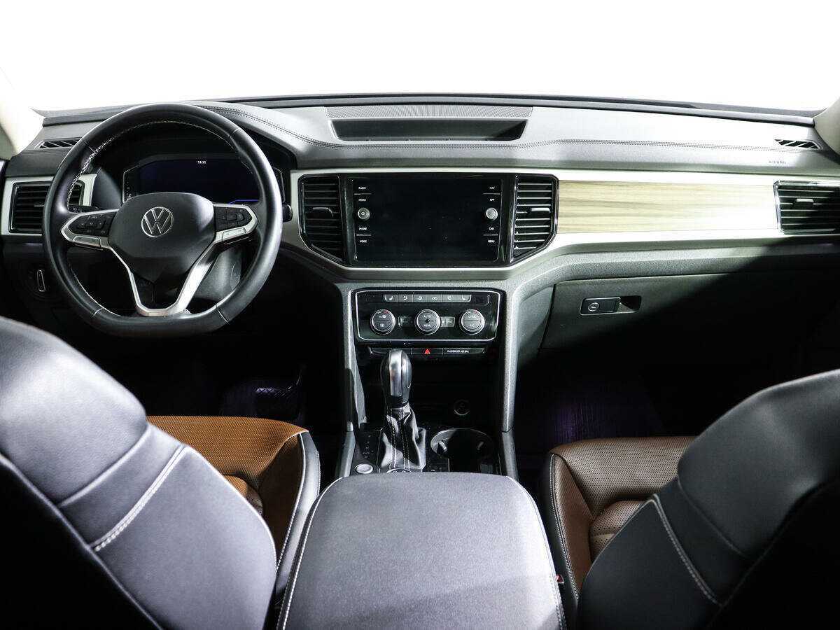 Купить Volkswagen Teramont с пробегом. Фото: #12