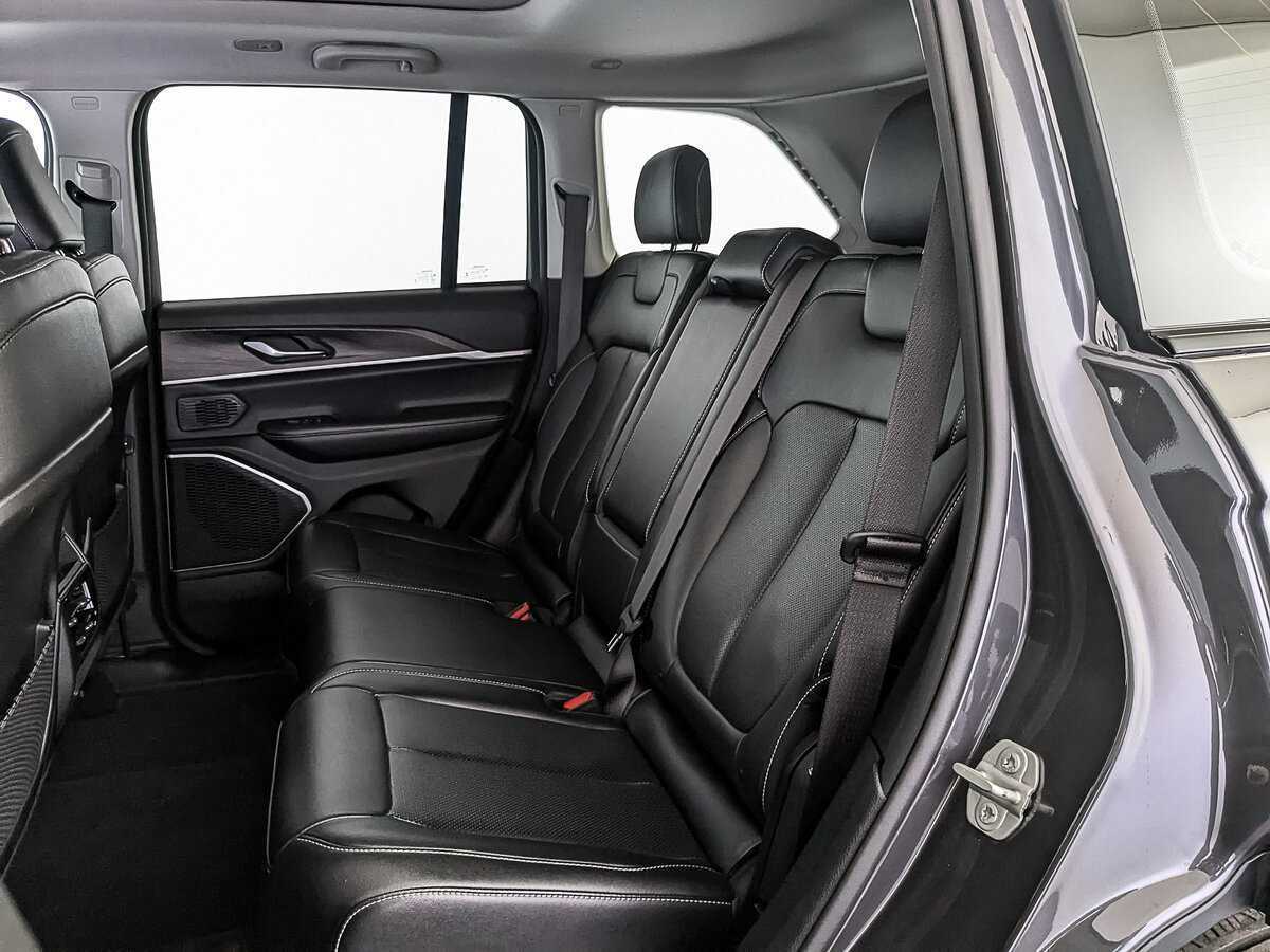 Купить Jeep Grand Cherokee с пробегом. Фото: #17