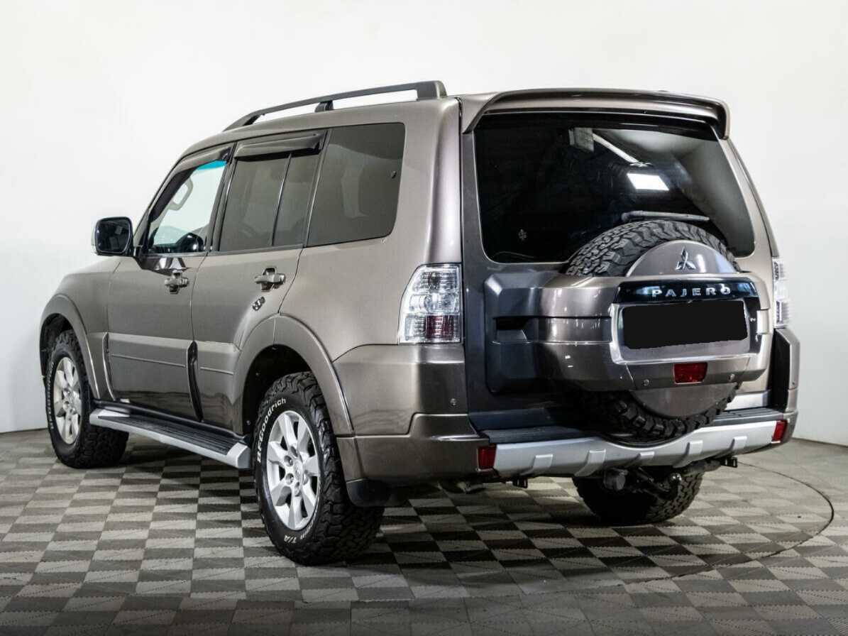 Купить Mitsubishi Pajero с пробегом. Фото: #5