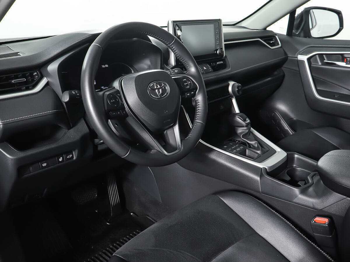 Купить Toyota RAV4 с пробегом. Фото: #14